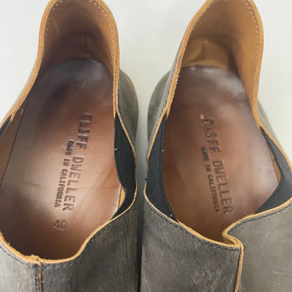 Cydwoq Cliff Dweller Runner Shoes‎ Mens Size 40 US 7 Gray Leather Slip On Flats